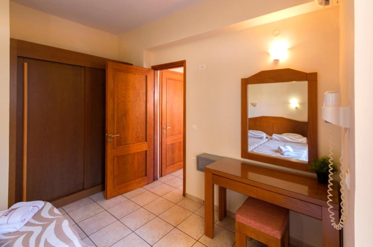 Ariadne Beach Platanés Екстериор снимка